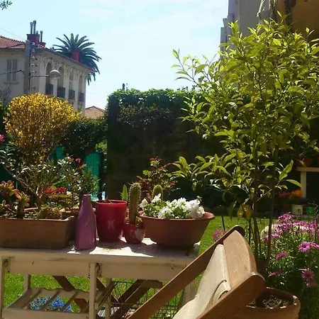 Provencal House, Sea Side, Private Parking Casa de Férias *