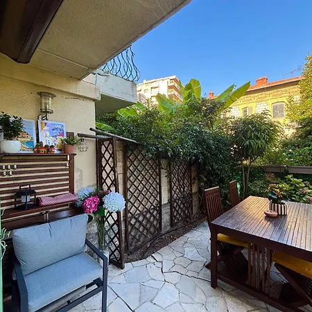 Provencal House, Sea Side, Private Parking Tatil Evi