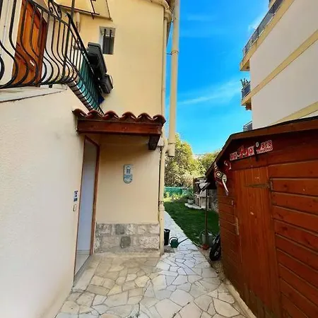 Provencal House, Sea Side, Private Parking Hébergement de vacances *